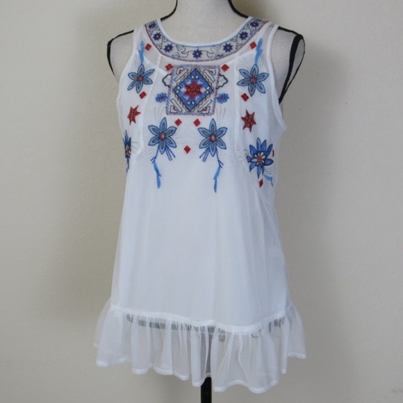 LC Lauren Conrad Tops - Lauren Conrad White Embroidered Shirt Size S
